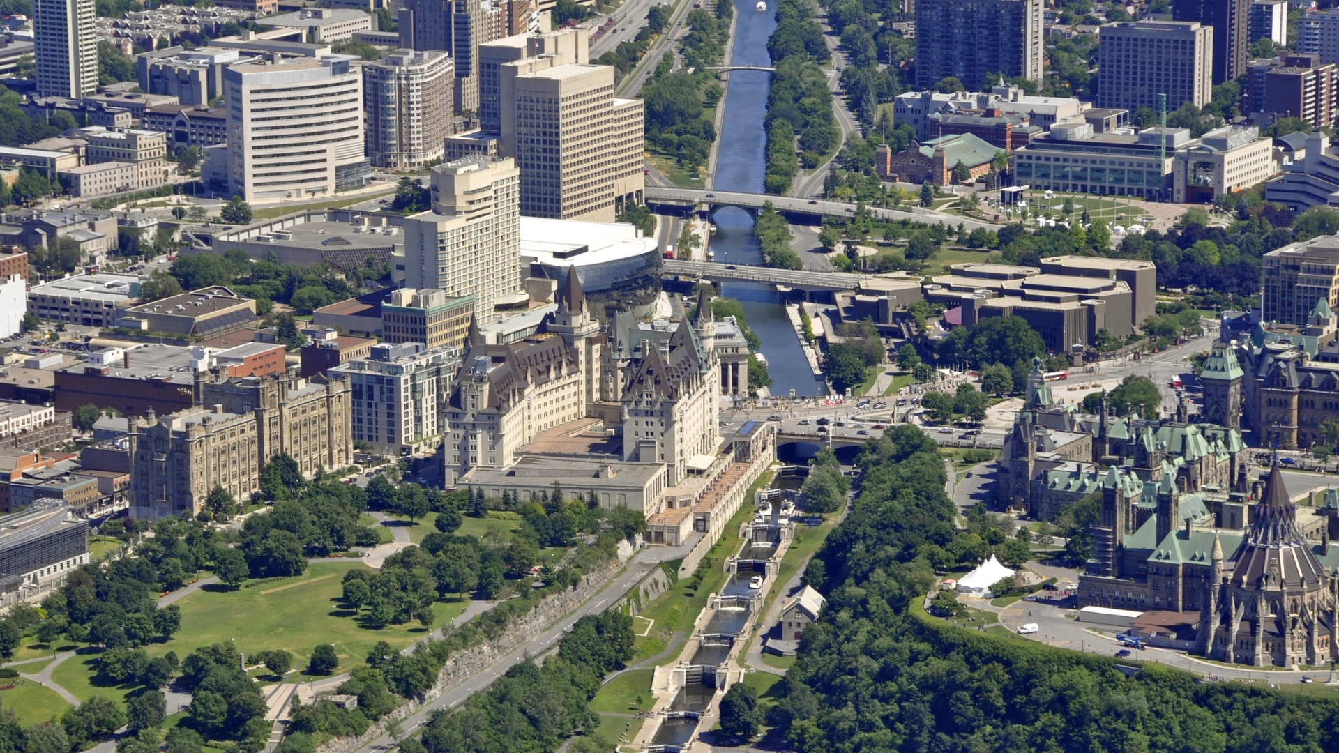 An image of Ottawa from the air.
